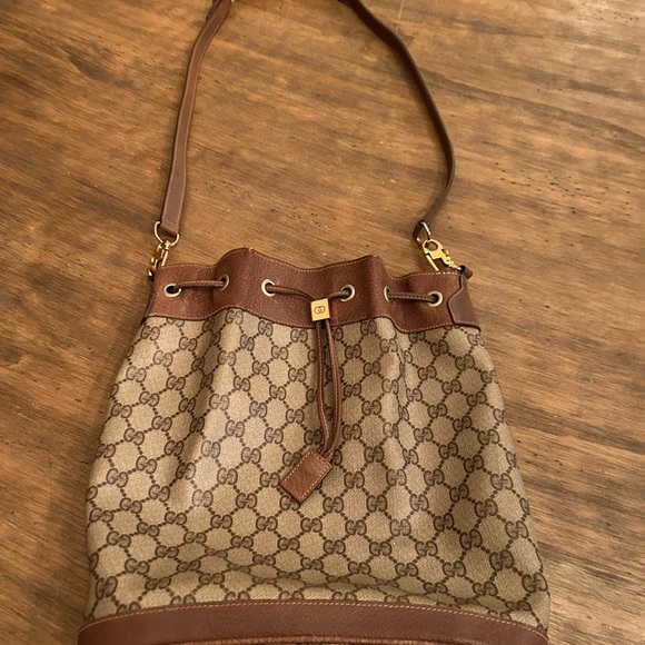 1980s Vintage Gucci GG Monogram Leather Bucket Bag Crossbody *tear* - Picture 3 of 17
